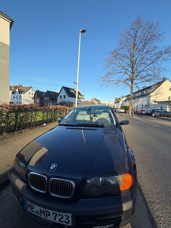 Gebraucht BMW 320 150 PS (110 kW) 1999 Blau Limousine