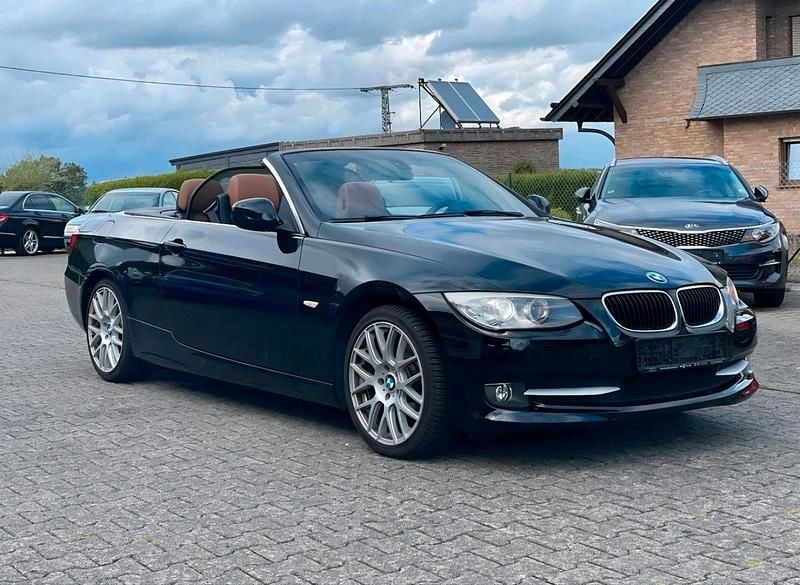 Schwarz Gebraucht 2012 BMW 318 Cabriolet Cabrio | 9.499 € (Guter Preis) - Bild 1/4