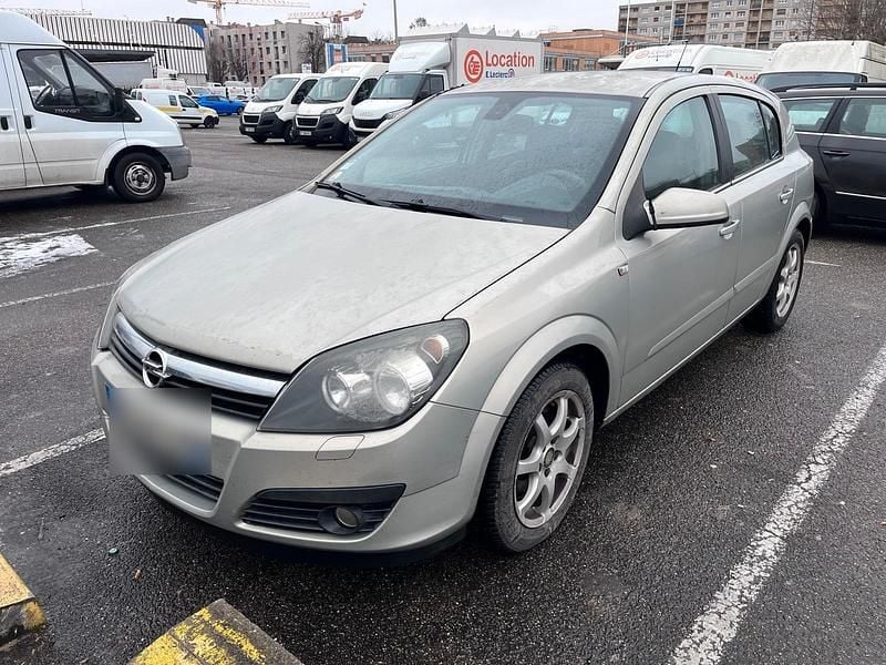 Grau Gebraucht 2006 Opel Astra Limousine | 1.800 € (Fairer Preis) - Bild 1/4