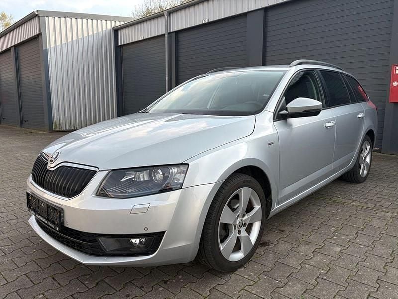 Gebraucht Skoda Octavia Joy 150 PS (110 kW) 2016 Silber Kleinwagen