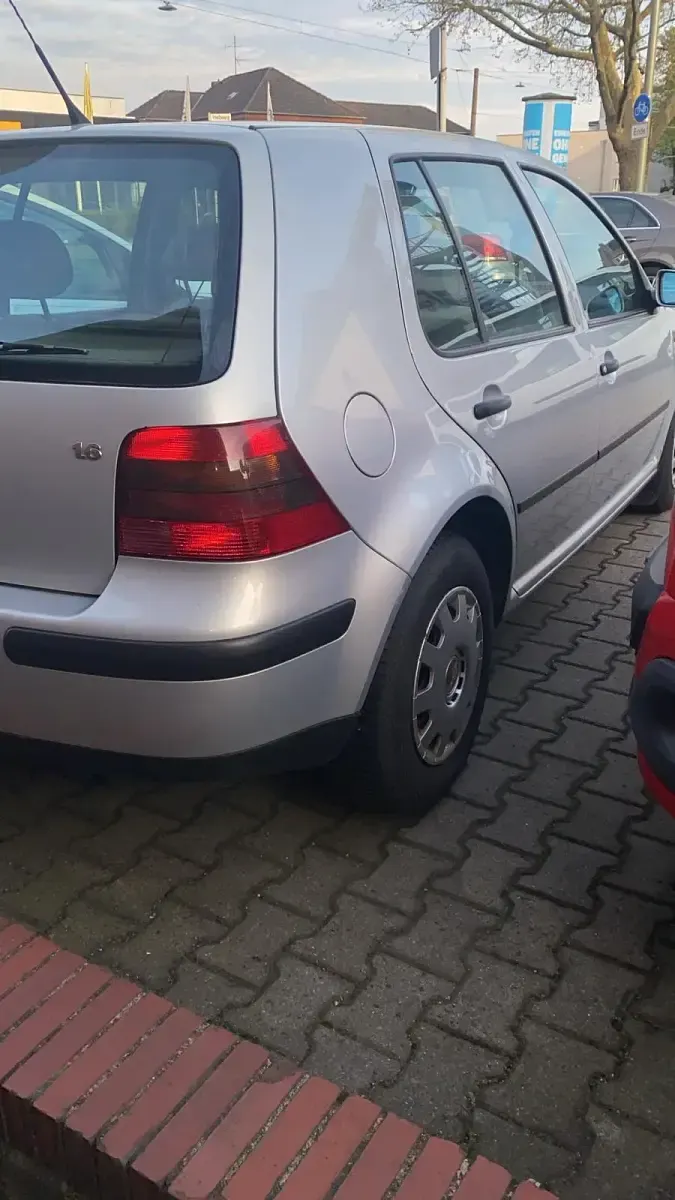 Gebraucht VW Golf IV 105 PS (77 kW) 1998 Silber Kleinwagen