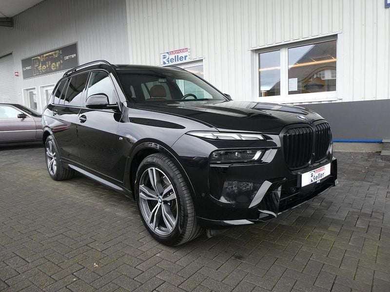 Schwarz Gebraucht 2024 BMW X7 M Sport SUV | 81.900 € (Superpreis) - Bild 1/4
