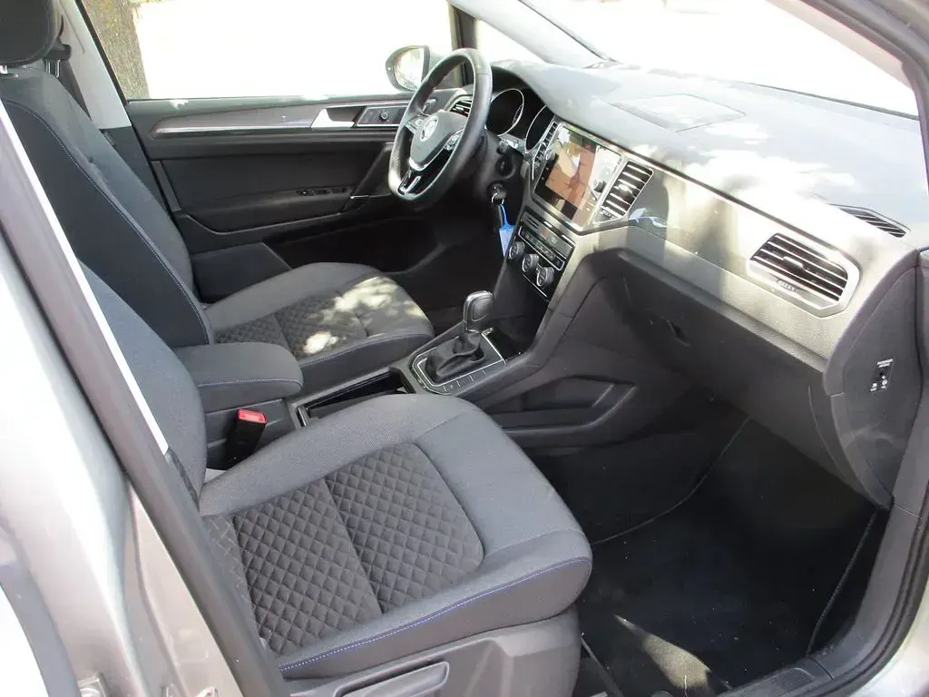 Gebraucht VW Golf Sportsvan Join 131 PS (96 kW) 2019 Silber Van / Kleinbus