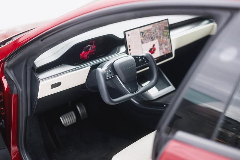 Gebraucht Tesla Model S Plaid 750 kW (1020 PS) 2023 Rot Kleinwagen