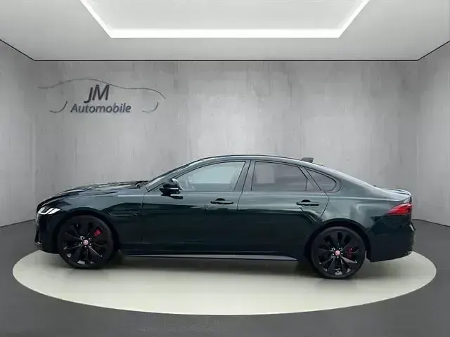 Gebraucht Jaguar XF R-Dynamic 204 PS (150 kW) 2023 Grün Limousine