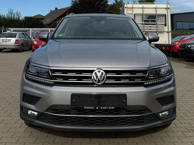 Grau Gebraucht 2018 VW Tiguan Highline SUV | 20.890 € (Guter Preis) - Bild 1/4