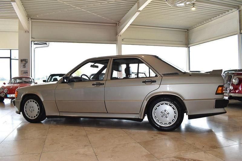 Gebraucht Mercedes 190 185 PS (136 kW) 1984 Grau Limousine