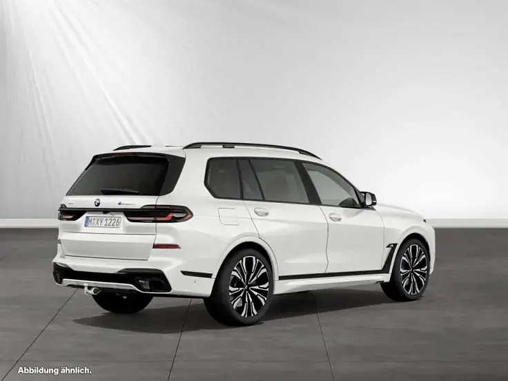 Gebraucht BMW X7 M Sport 530 PS (389 kW) 2025 Mineralweiß metallic SUV