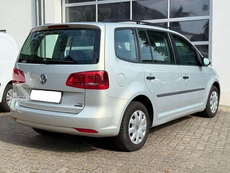 Gebraucht VW Touran S 105 PS (77 kW) 2011 Silber Van / Kleinbus