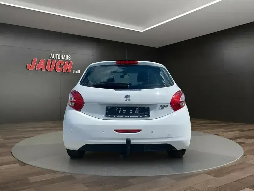 Gebraucht Peugeot 208 114 PS (83 kW) 2012 Weiss Kleinwagen