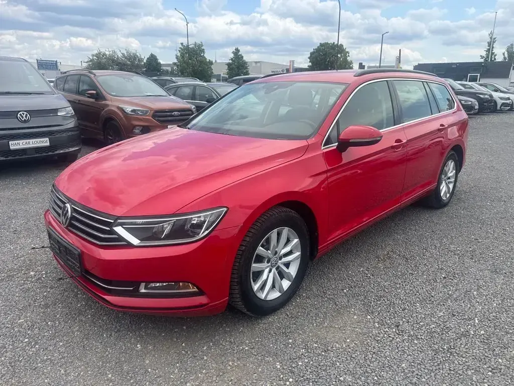 Gebraucht VW Passat 120 PS (88 kW) 2019 Rot Limousine