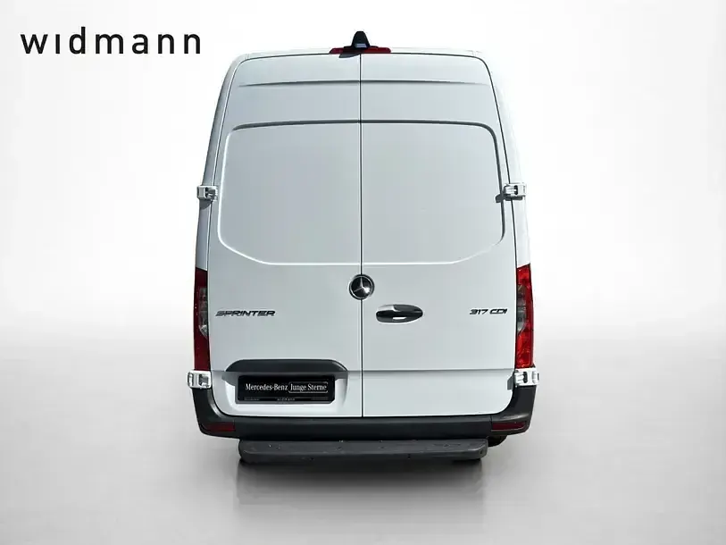 Gebraucht Mercedes Sprinter 170 PS (125 kW) 2025 Arktikweiß Van