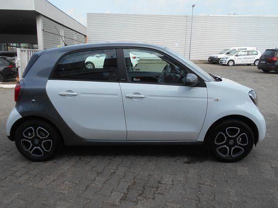 Używany Smart ForFour Passion 90 KM (66 kW) 2019 Biały Hatchback