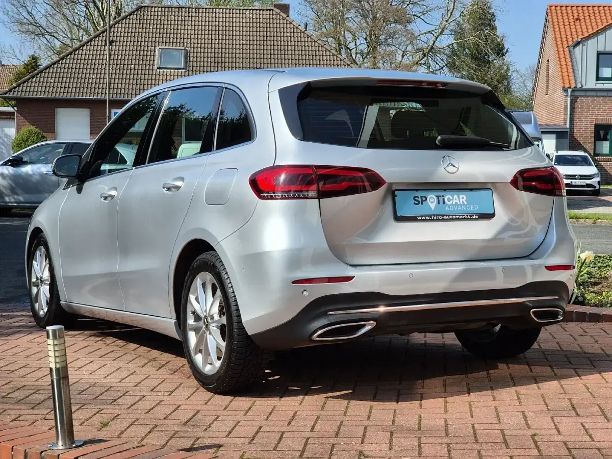 Gebraucht Mercedes B180 Progressive 136 PS (100 kW) 2019 Iridiumsilber Kleinwagen