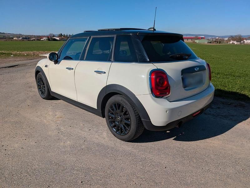 Used Mini ONE 102 HP (75 kW) 2016 White Hatchback