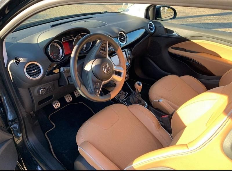 Gebraucht Opel Adam Rocks Rocks 116 PS (85 kW) 2015 Schwarz Kleinwagen