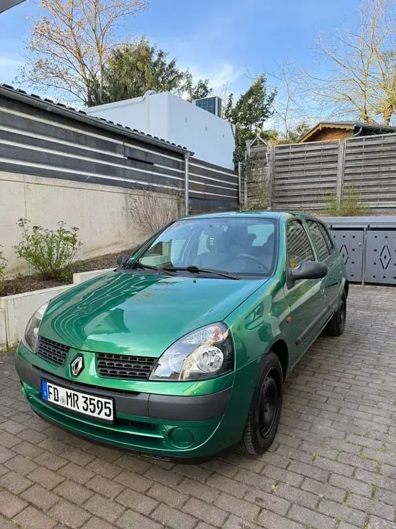 Gebraucht Renault Clio 75 PS (55 kW) 2001 Grün Limousine