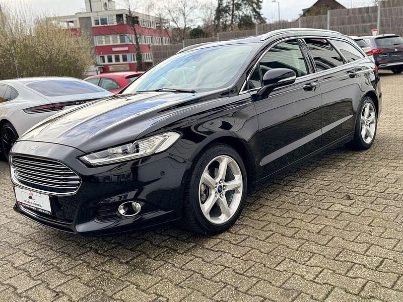 Gebraucht Ford Mondeo Titanium 179 PS (131 kW) 2015 Schwarz Limousine