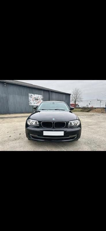 Gebraucht BMW 116 116 PS (85 kW) 2010 Schwarz Kleinwagen