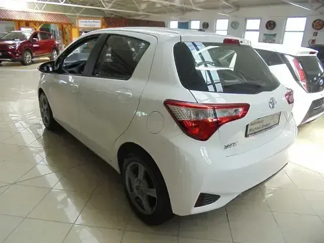 Gebraucht Toyota Yaris Comfort 72 PS (52 kW) 2020 Weiß Limousine