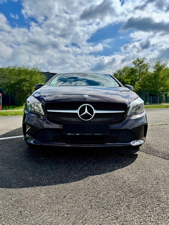 Braun Gebraucht 2015 Mercedes A180 Edition Limousine | 9.500 € (Fairer Preis) - Bild 1/4