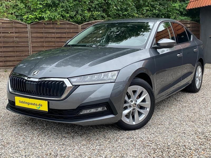 Grau Gebraucht 2023 Skoda Octavia Ambition Limousine | 22.999 € (Superpreis) - Bild 1/3