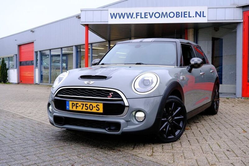 Grau Gebraucht 2017 Mini John Cooper Works Chili Kleinwagen | 17.950 € (Superpreis) - Bild 1/4
