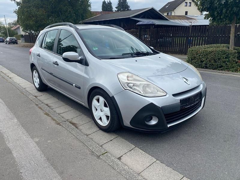 Silber Gebraucht 2012 Renault Clio GrandTour Expression Kombi | 2.600 € (Fairer Preis) - Bild 1/4
