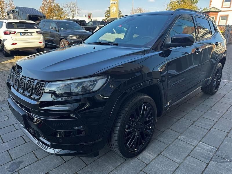 Gebraucht Jeep Compass 181 PS (133 kW) 2022 Solid black SUV