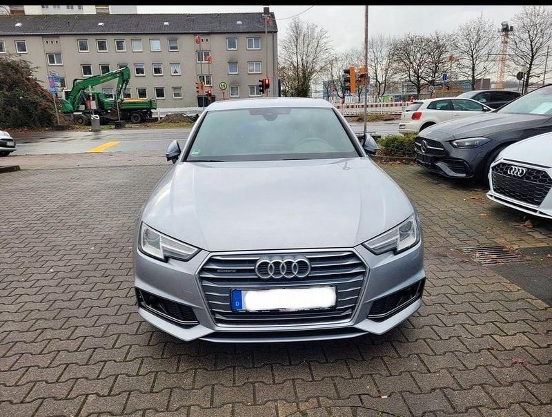 Second-hand Audi A4 S-Line 245 CP (180 kW) 2019 Argintiu Berlinǎ