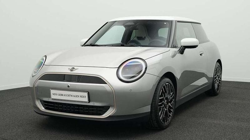 Gebraucht Mini Cooper Favoured 135 kW (184 PS) 2024 Grau Kleinwagen