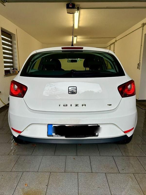 Weiß Gebraucht 2014 Seat Ibiza Style Kleinwagen | 5.999 € (Fairer Preis) - Bild 1/4