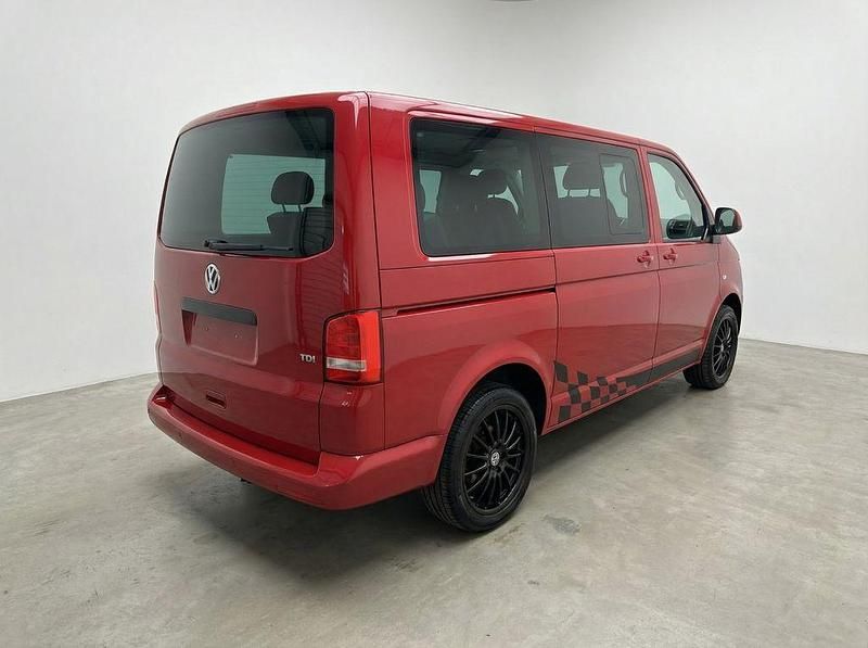 Gebraucht VW Multivan 140 PS (102 kW) 2011 Rot Van