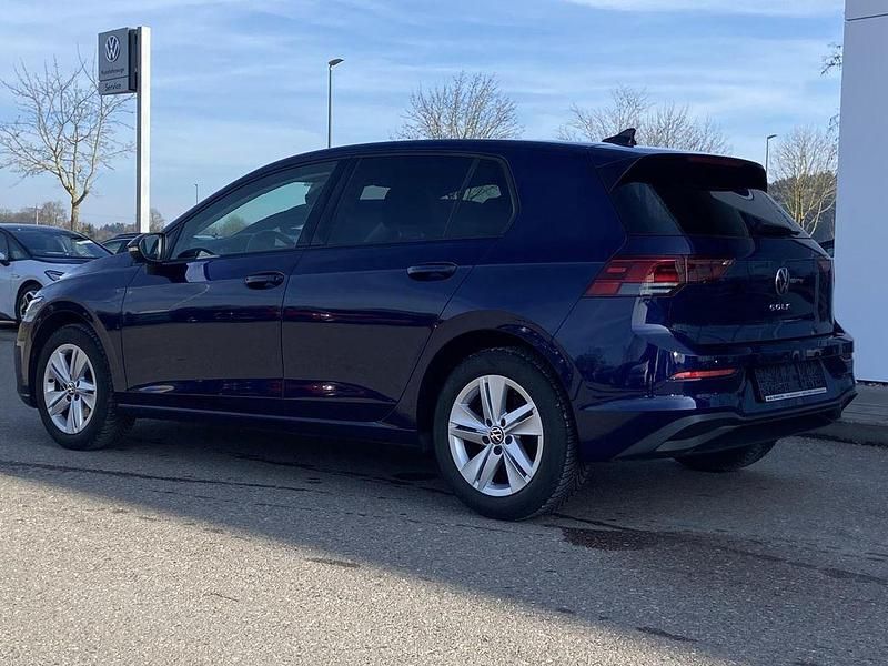 Gebraucht VW Golf VIII Active 116 PS (85 kW) 2023 Blau Limousine