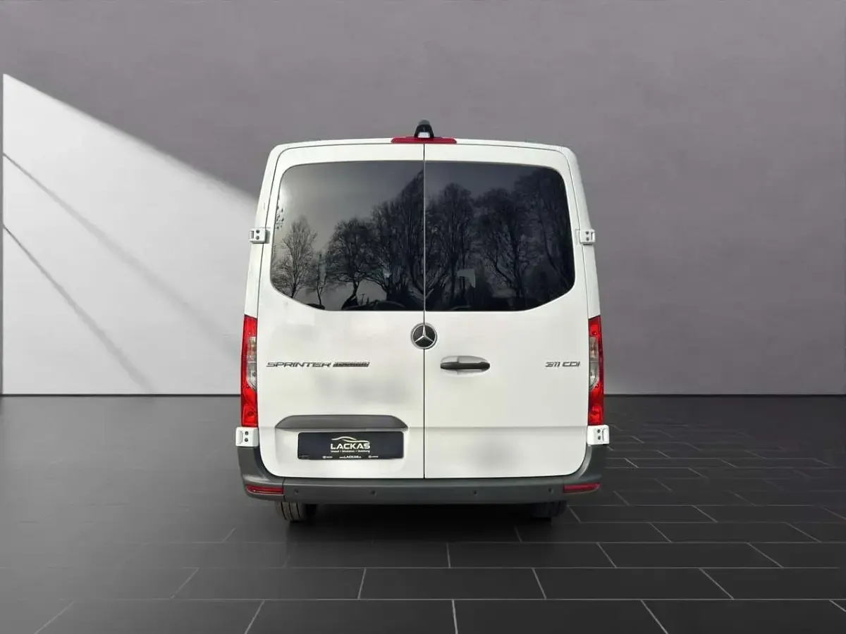 Gebraucht Mercedes Sprinter 114 PS (83 kW) 2025 Arktikweiss (weiß) Van