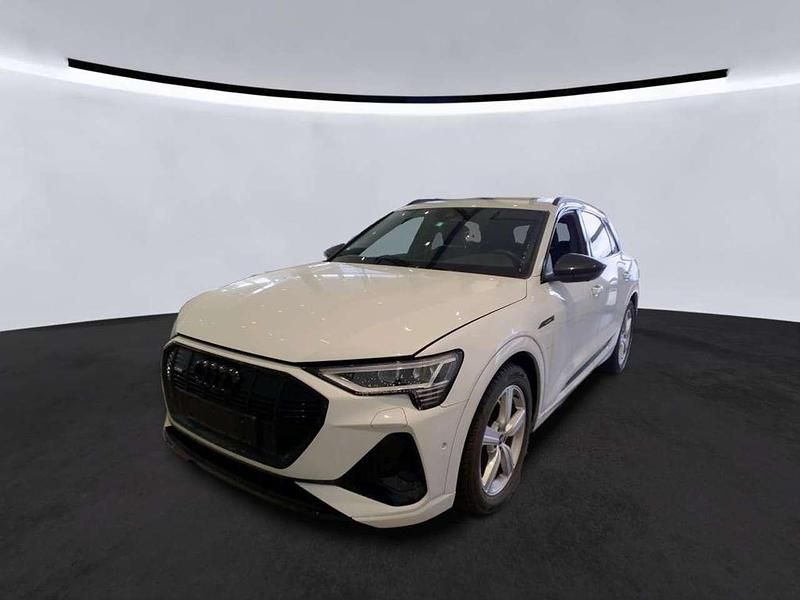 Gletscherweiß metallic Gebraucht 2022 Audi e-tron Black Edition SUV | 40.335 € (Guter Preis) - Bild 1/1