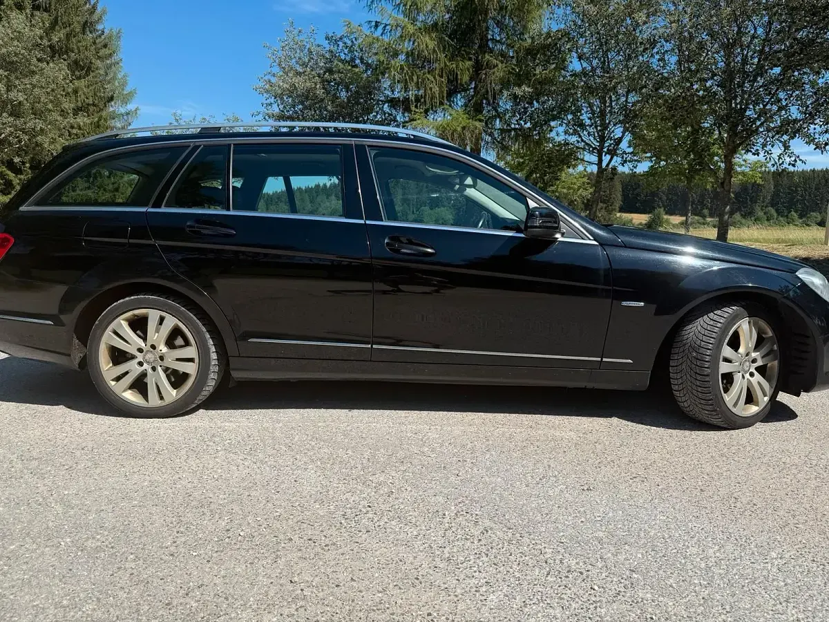 Gebraucht Mercedes C300 231 PS (169 kW) 2012 Schwarz Kombi