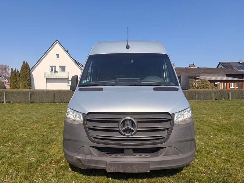 Gebraucht Mercedes Sprinter 163 PS (119 kW) 2021 Silber Van