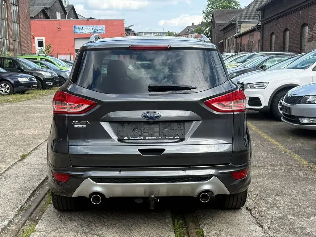 Gebraucht Ford Kuga Individual 179 PS (131 kW) 2015 Grau SUV
