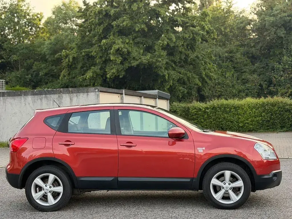 Gebraucht Nissan Qashqai Visia 106 PS (77 kW) 2007 Rot SUV