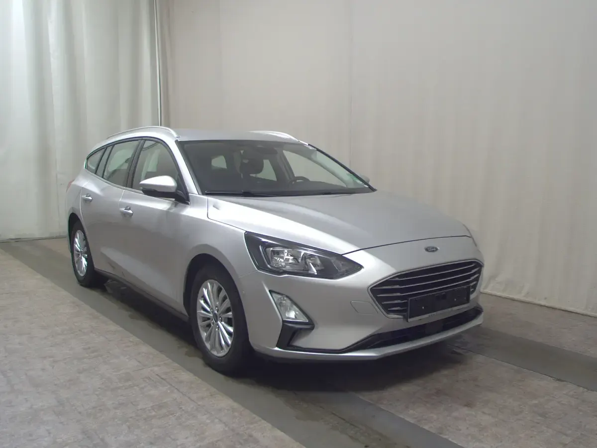 Gebraucht Ford Focus Titanium 125 PS (91 kW) 2021 Silber Kombi
