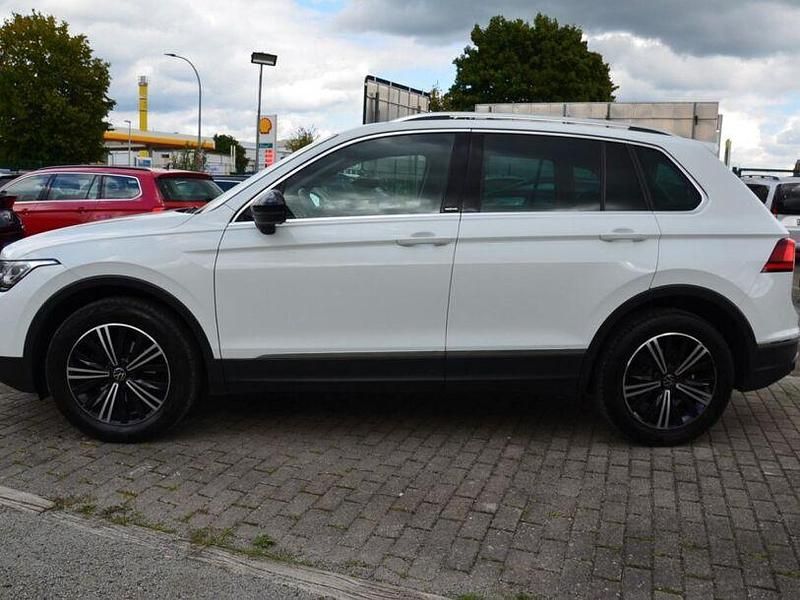 Gebraucht VW Tiguan Move 150 PS (110 kW) 2024 Pure white SUV