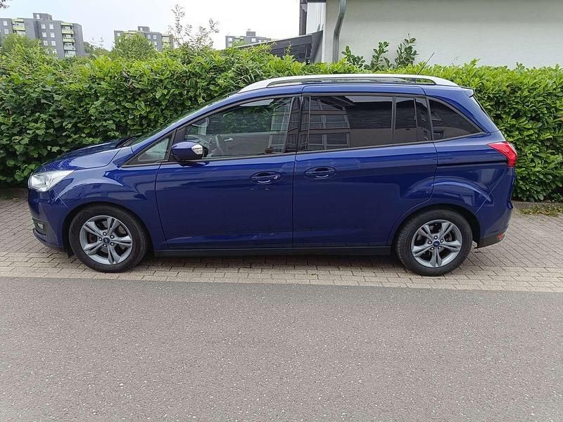 Blau Gebraucht 2016 Ford Grand C-Max Trend Van / Kleinbus | 8.450 € (Fairer Preis) - Bild 1/4