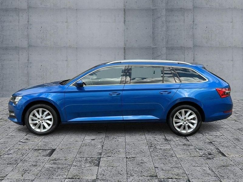 Gebraucht Skoda Superb Style 200 PS (147 kW) 2022 Raceblau metallic Kombi