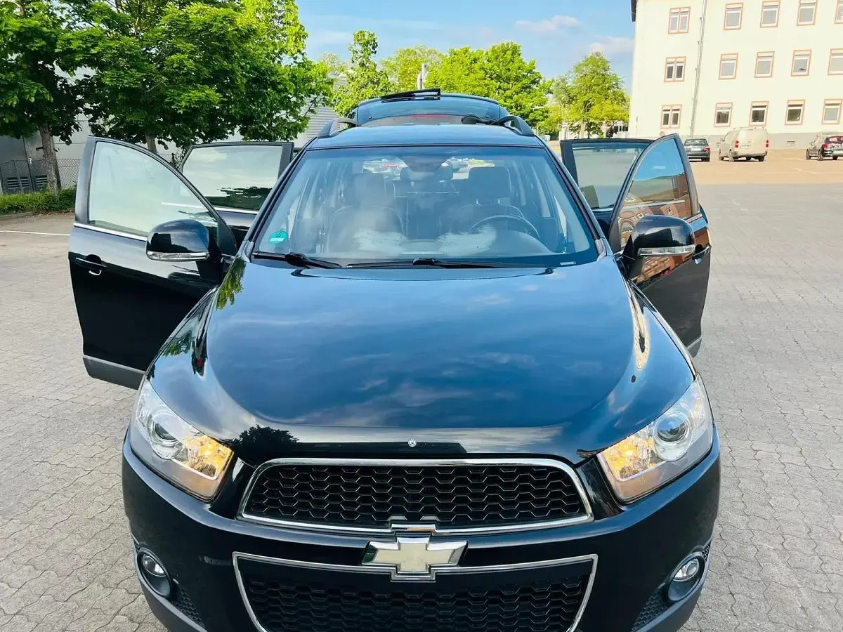 Gebraucht Chevrolet Captiva LT 167 PS (122 kW) 2011 Schwarz SUV