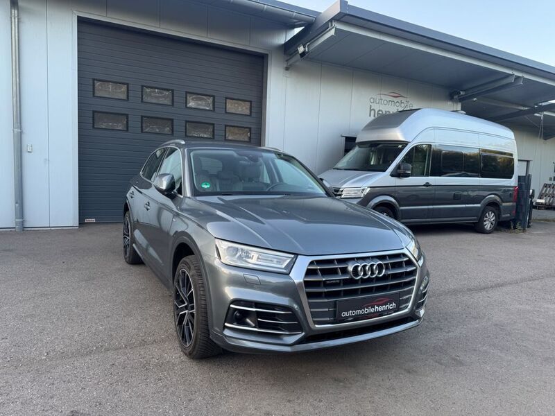 Grau Gebraucht 2019 Audi Q5 Design SUV | 30.950 € (Guter Preis) - Bild 1/4