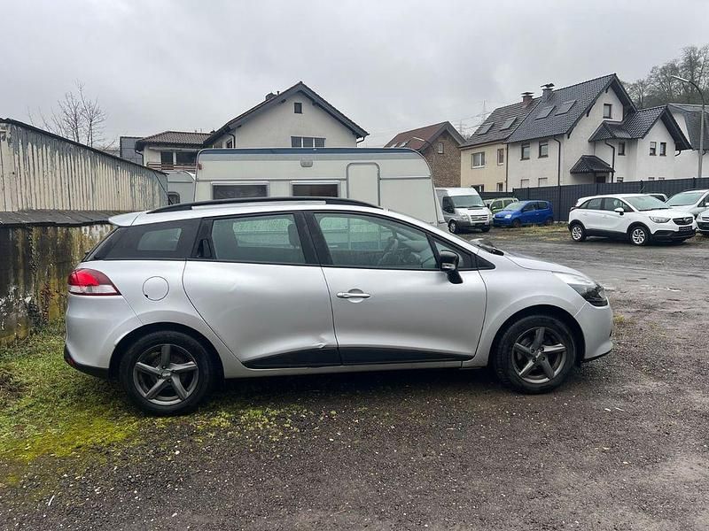 Second-hand Renault Clio IV Expression 73 CP (53 kW) 2015 Argintiu Berlinǎ