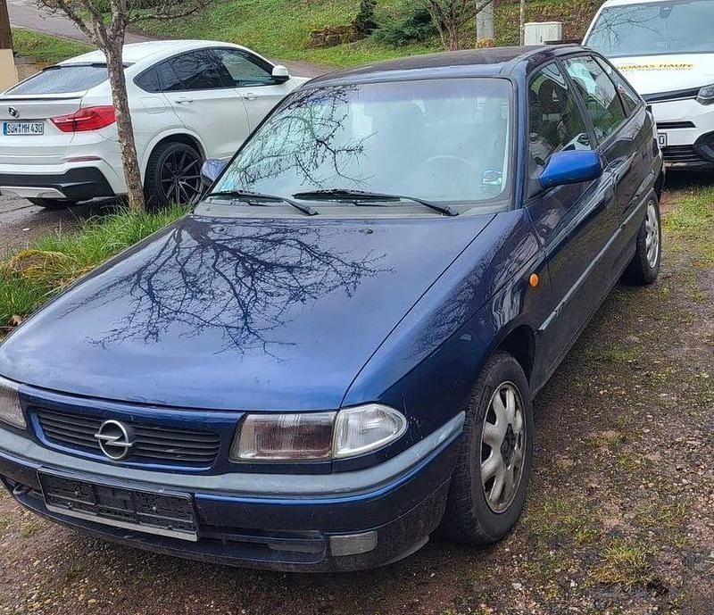 Second-hand Opel Astra 75 CP (55 kW) 1997 Albastru Berlinǎ