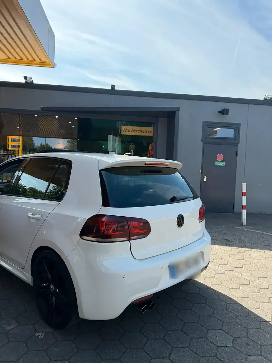 Gebraucht VW Golf VI Match 122 PS (89 kW) 2012 Weiß Kleinwagen