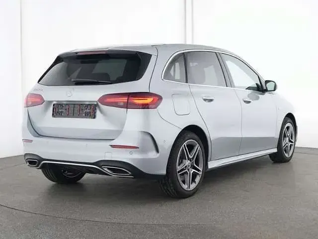 Gebraucht Mercedes B250e AMG Line Premium Plus 218 PS (160 kW) 2025 Silber Kleinwagen
